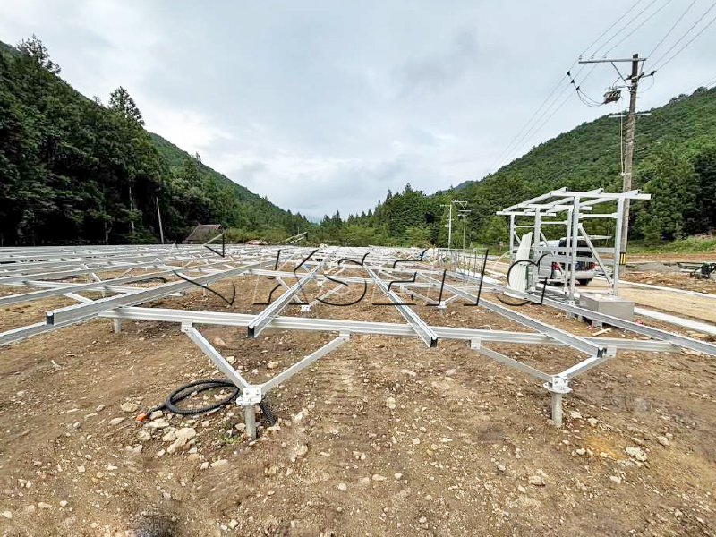 Sistema de montaje en tierra solar de aluminio de 740 KW