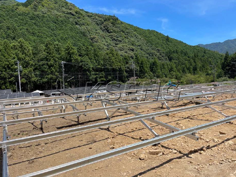 &Eacute;xito del sistema de montaje en suelo solar de aluminio de 740 kW en la prefectura de Mie, Jap&oacute;n: soluciones innovadoras para terrenos monta&ntilde;osos