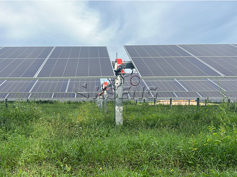 Seguidor solar de eje &uacute;nico Kseng de 2 MW en Italia: impulsando la reducci&oacute;n del LCOE y el crecimiento econ&oacute;mico local