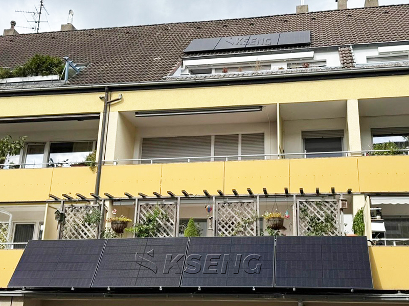 Soporte solar universal para balc&oacute;n UE