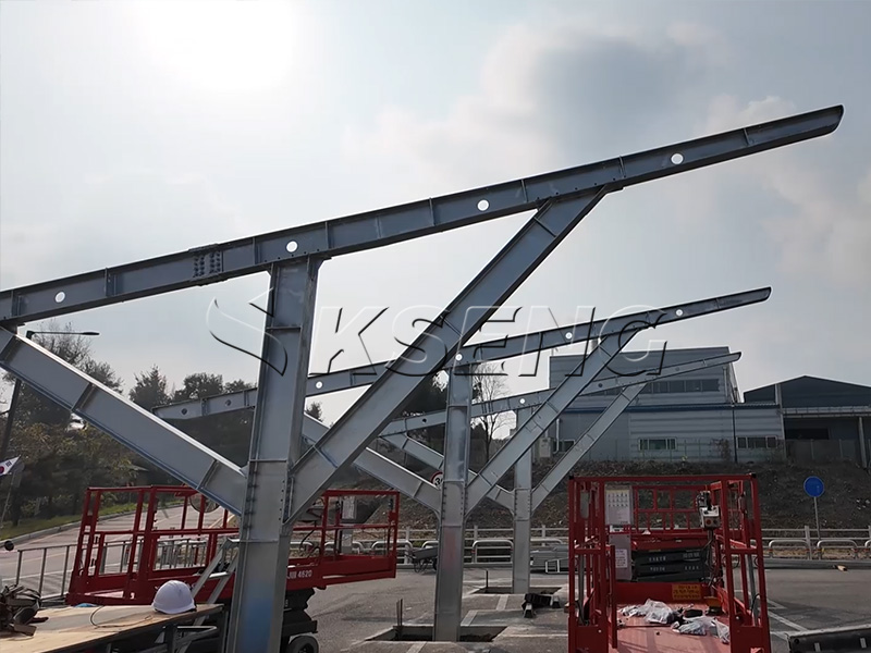 Sitio-de-construcci&oacute;n-de-proyecto-de-cochera-solar-de-300kW-en-Gyeonggi-do,-Corea-del-Sur,-trabajo-de-cimientos-completado---Kseng