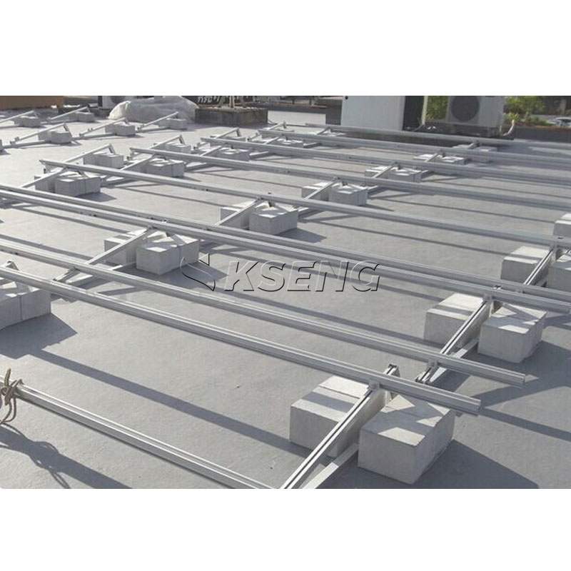 Montaje solar de lastre triangular de techo plano