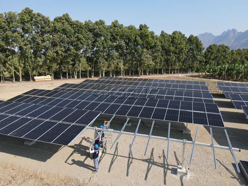 Sistema-de-montaje-solar-en-tierra-de-estructura-fija-ajustable