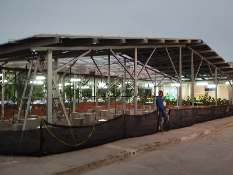 Estructura de cochera solar en Colombia