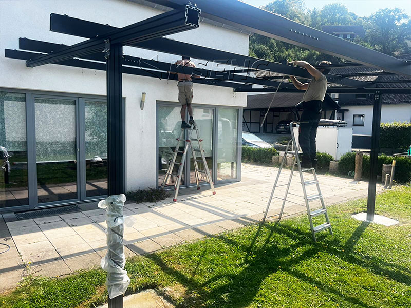 P&eacute;rgola-solar-de-pared-de-f&aacute;cil-instalaci&oacute;n