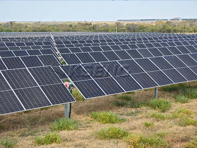 Diagrama de definici&oacute;n del &aacute;ngulo de inclinaci&oacute;n del soporte solar: &aacute;ngulo entre el panel solar y el suelo