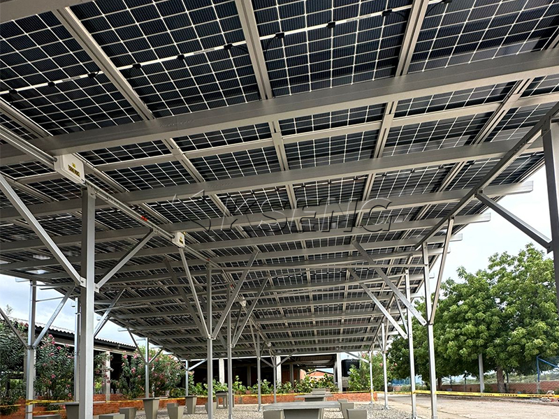 Fabricante de estructuras de marquesinas solares.