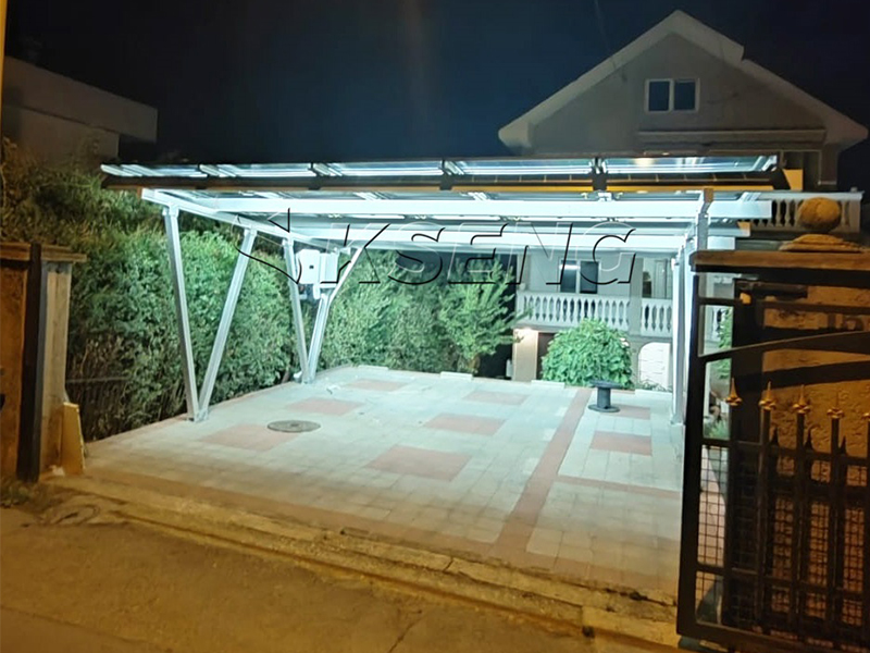 Instalaci&oacute;n exitosa de un sistema de montaje solar para cochera doble en Serbia: una soluci&oacute;n residencial premium