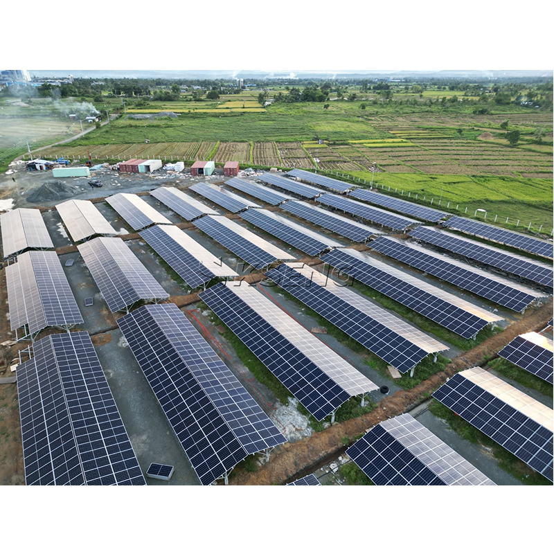 Disposici&oacute;n este-oeste del sistema de montaje solar del suelo de pilotes de acero galvanizado en caliente