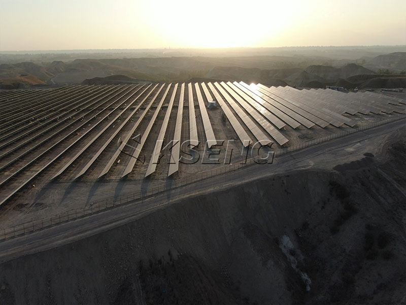 Estructura-de-montaje-en-tierra-de-planta-solar-fotovoltaica-de-cemento-de-Namangan-de-18MW‑Kseng